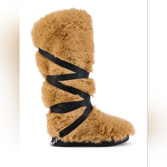 AZALEA WANG "TWISTED TEDDY" Cozy Faux Fur Boots with Black Accents - Picture 4 of 6